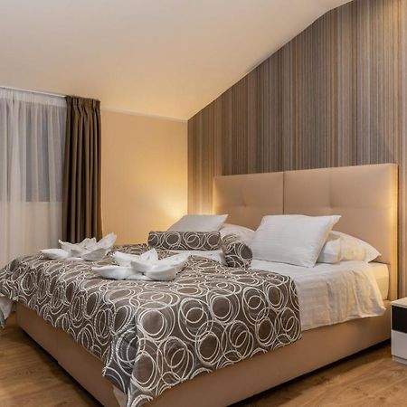 Hotel Tomazici Santalezi ภายนอก รูปภาพ