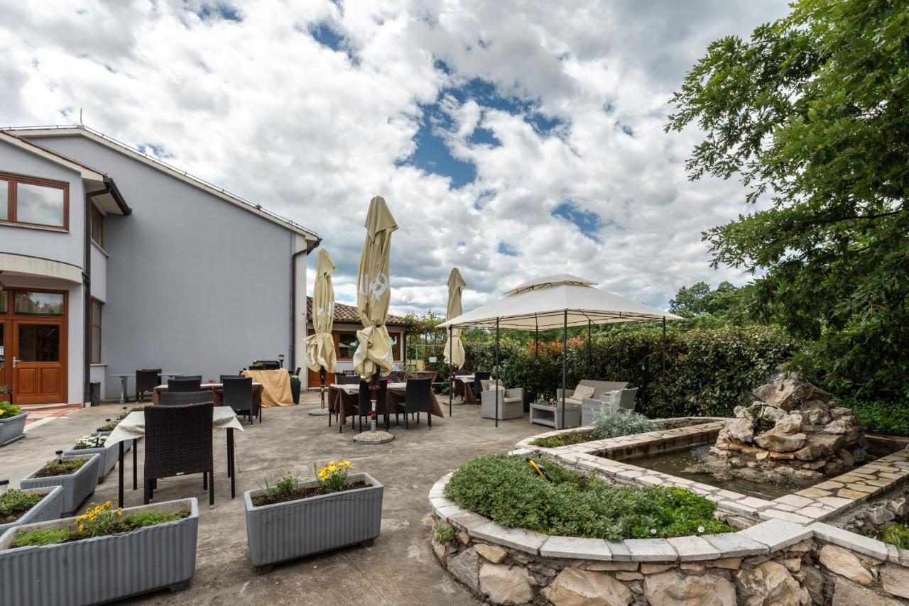Hotel Tomazici Santalezi ภายนอก รูปภาพ