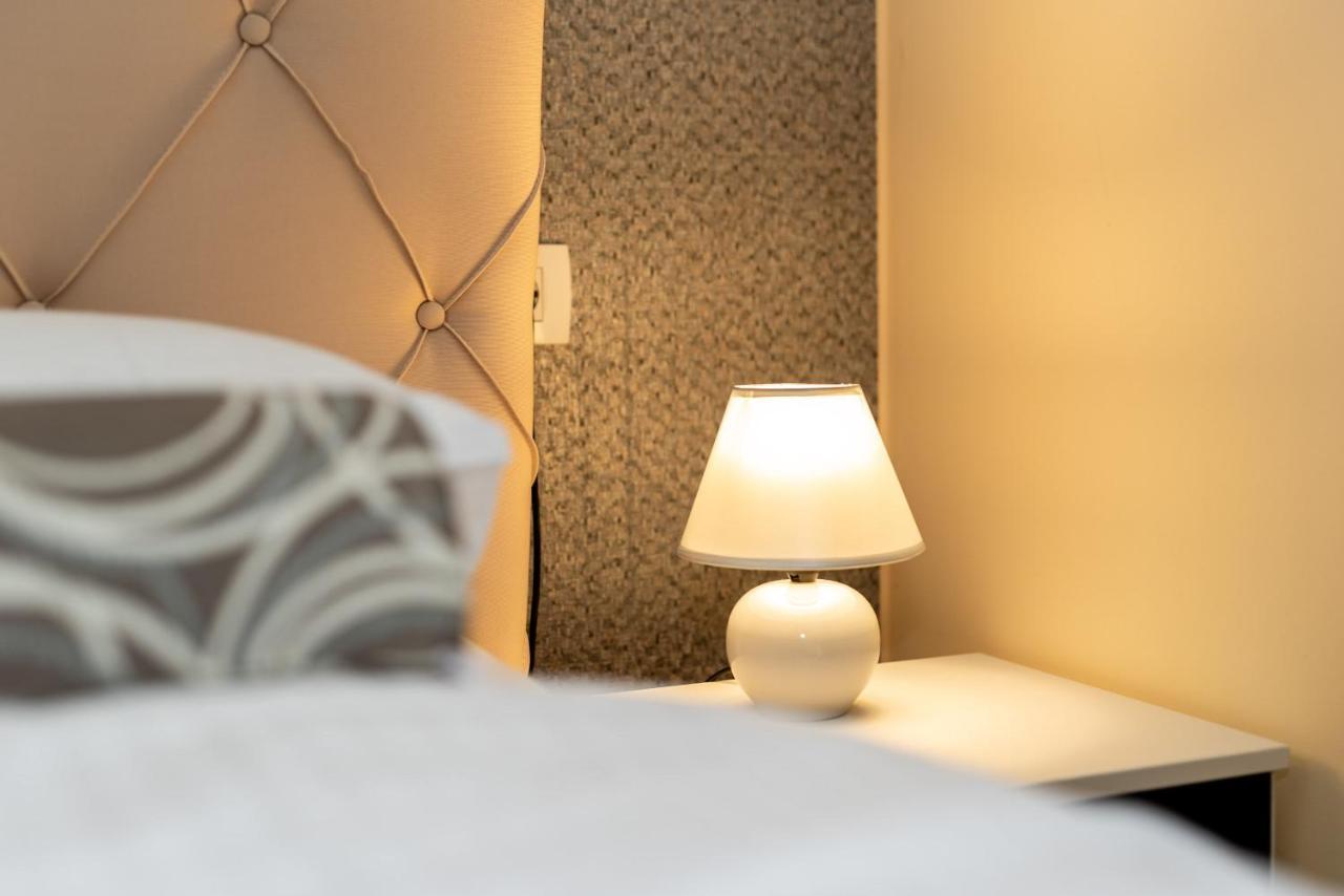 Hotel Tomazici Santalezi ภายนอก รูปภาพ
