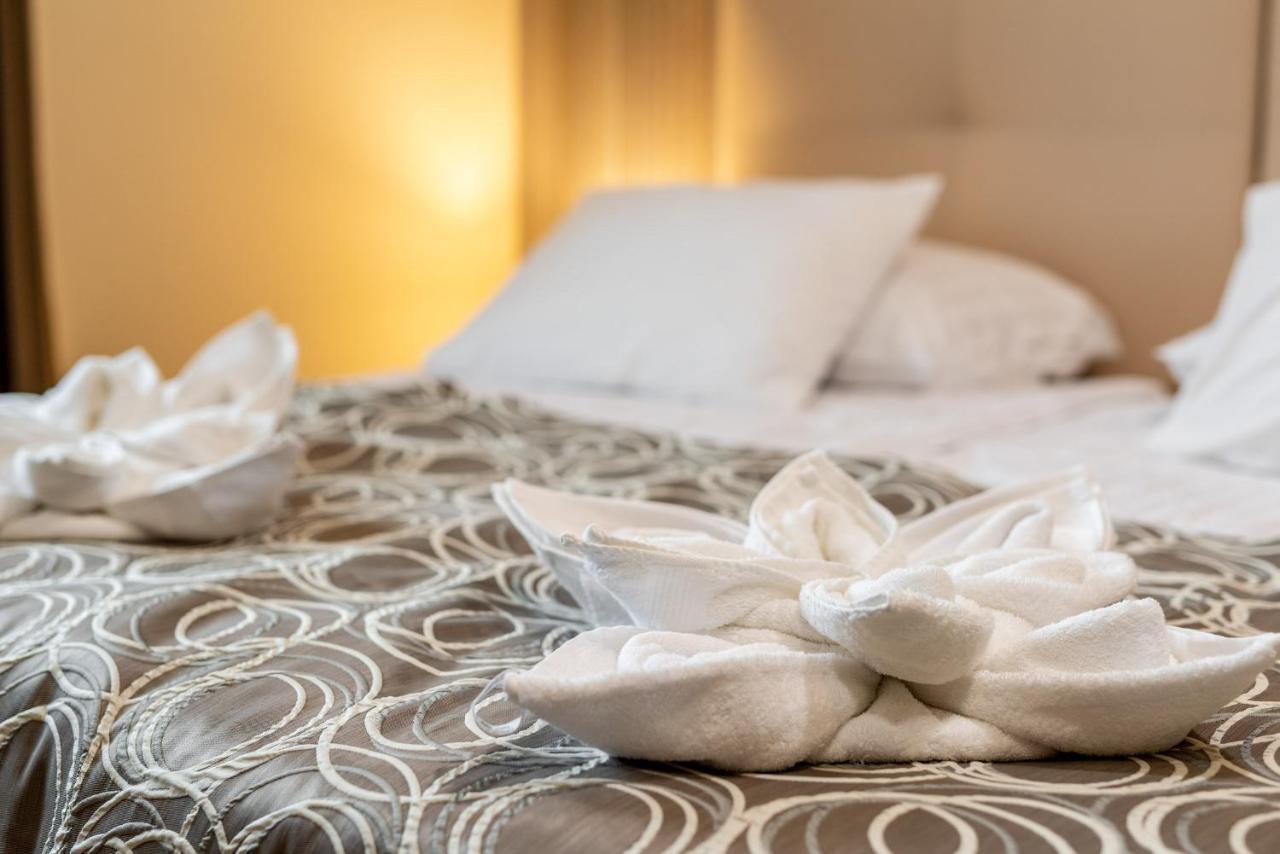 Hotel Tomazici Santalezi ภายนอก รูปภาพ