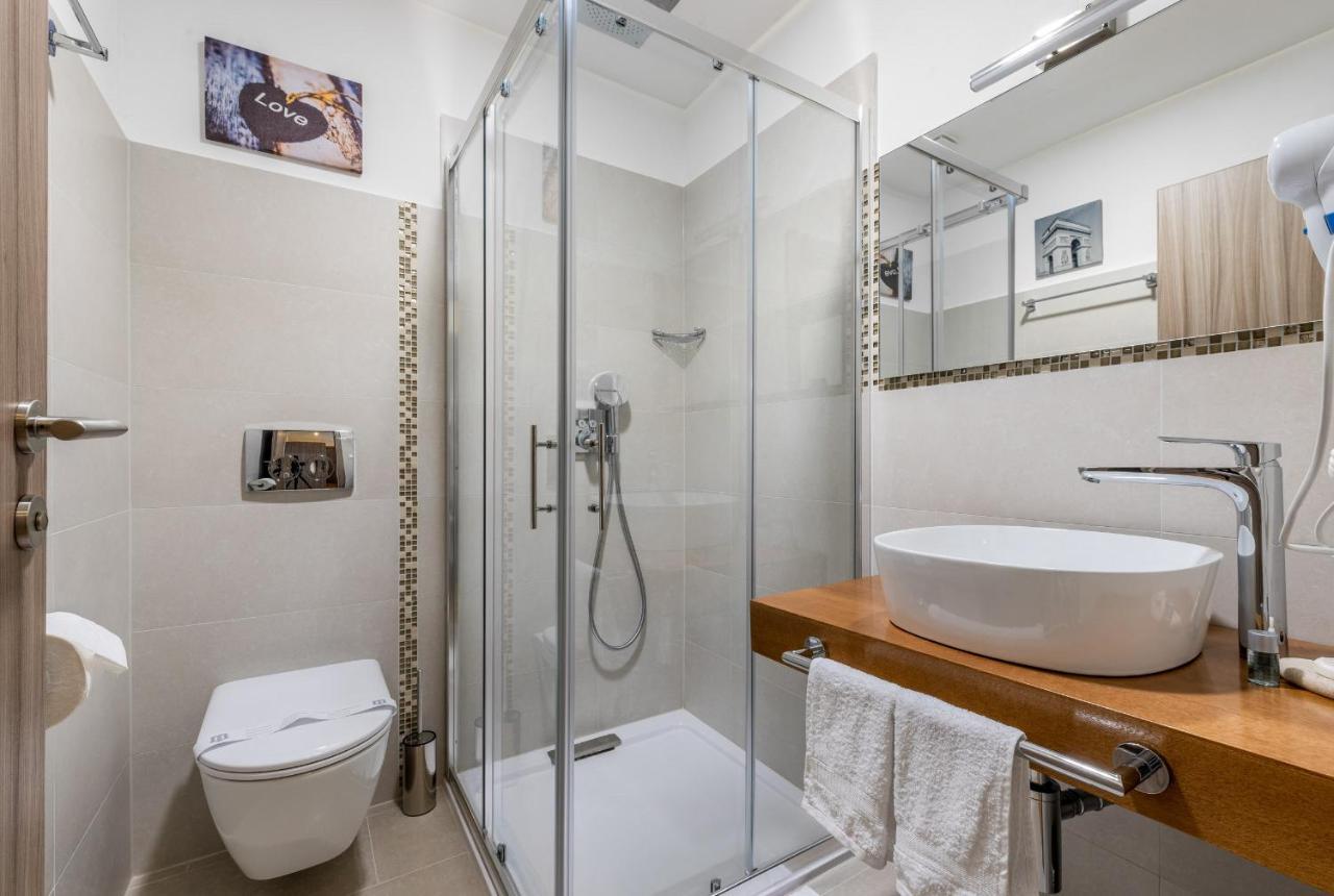Hotel Tomazici Santalezi ภายนอก รูปภาพ