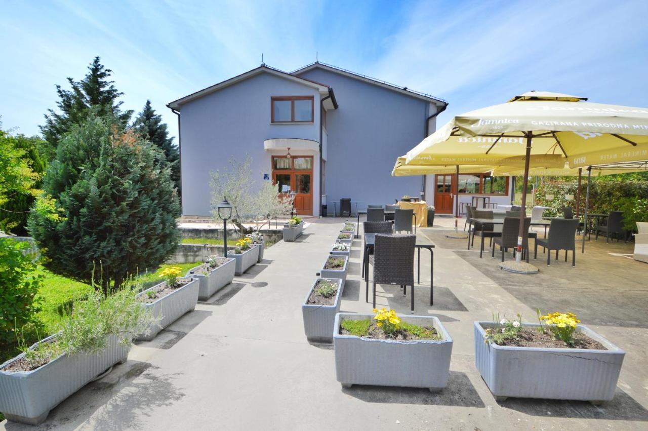 Hotel Tomazici Santalezi ภายนอก รูปภาพ